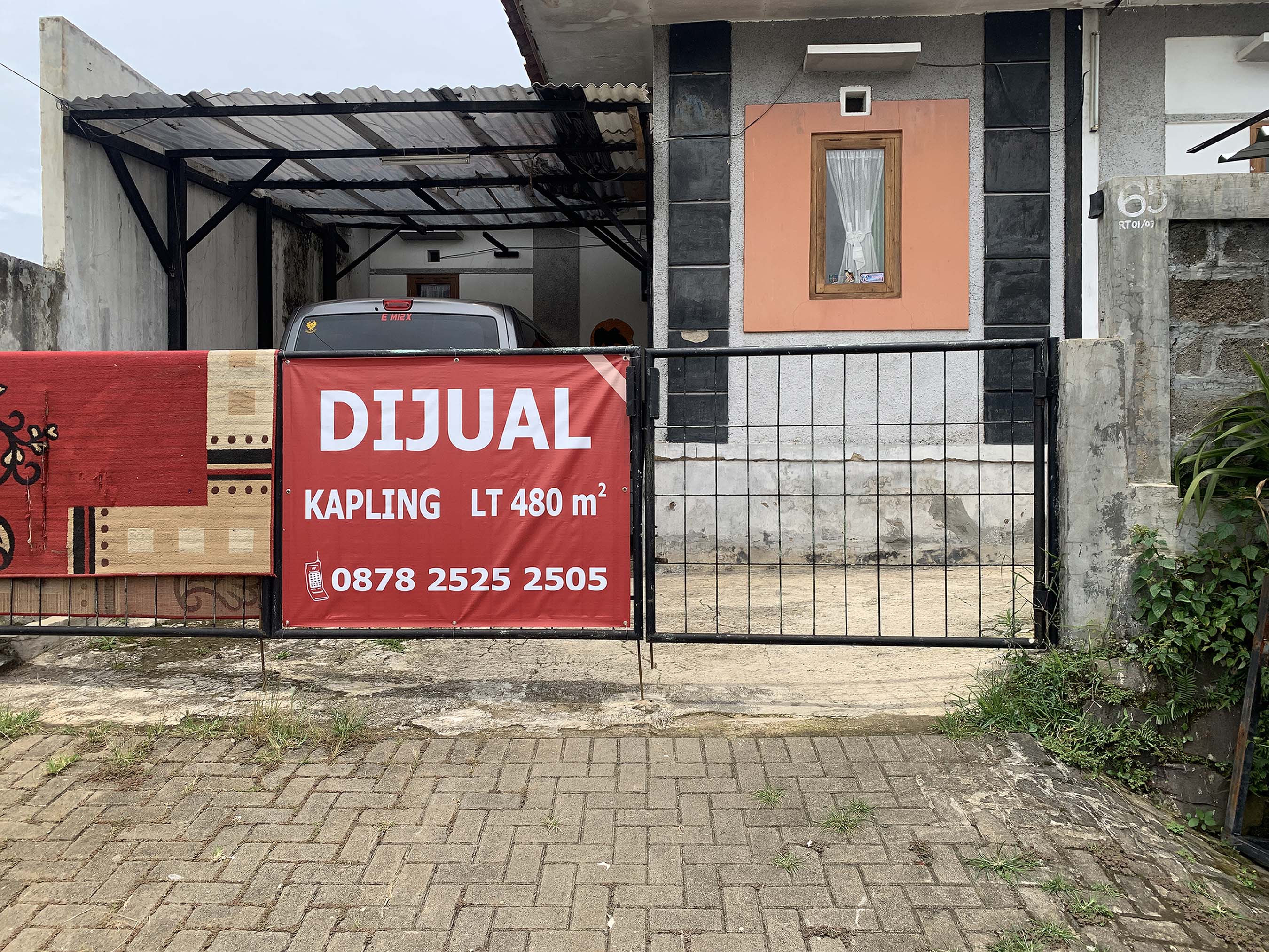 Jual Rumah strategis Jalan Ciwaruga, Air Bagus. Kamar Banyak.